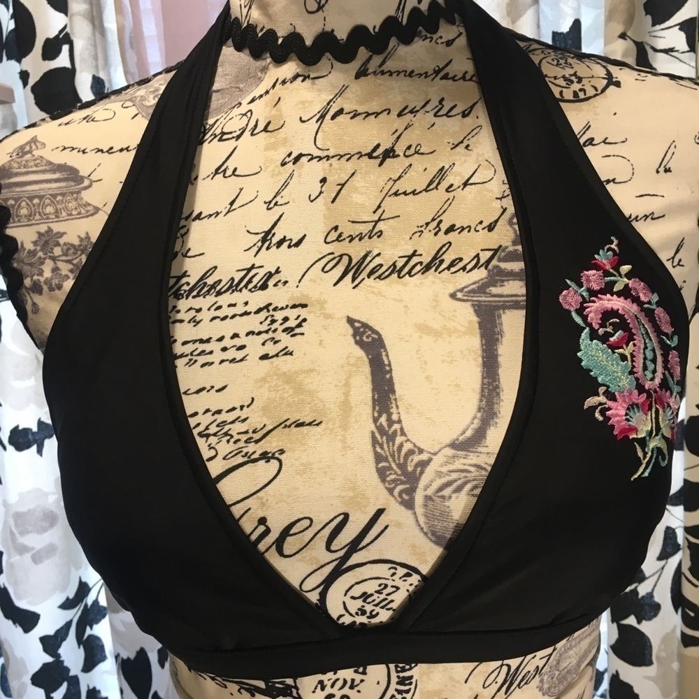 Xhilaration black bikini top - Picture 3 of 7